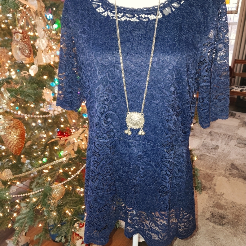 Isaac Mizrahi lace blouse navy Large